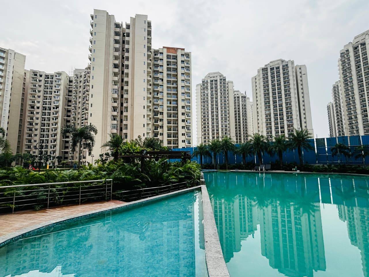 oasis luxury suites oasis luxury suites 2BHK yamuna expressway